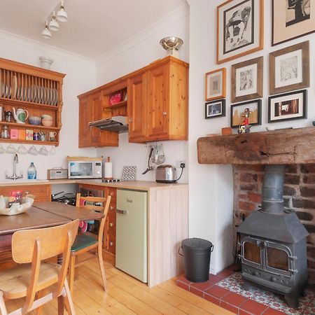 Cozy With Character Vibrant Cottage Style Flat At Leith Links Park 爱丁堡 外观 照片
